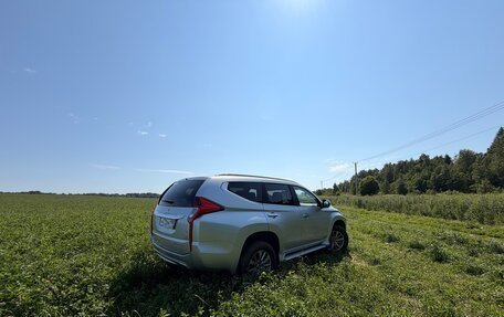 Mitsubishi Pajero Sport III рестайлинг, 2018 год, 2 430 000 рублей, 2 фотография