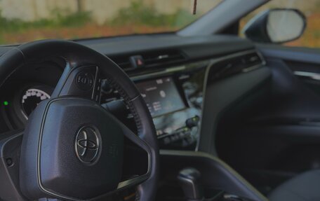 Toyota Camry, 2019 год, 2 750 000 рублей, 7 фотография