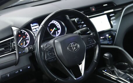 Toyota Camry, 2018 год, 2 230 000 рублей, 13 фотография