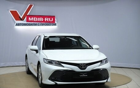 Toyota Camry, 2018 год, 2 230 000 рублей, 3 фотография