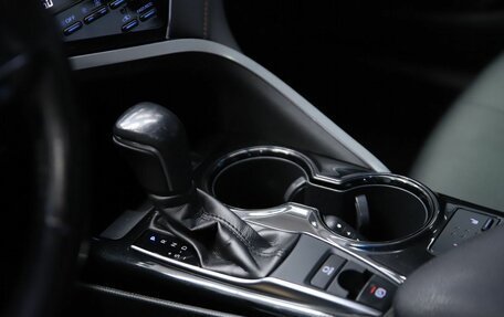 Toyota Camry, 2018 год, 2 230 000 рублей, 17 фотография