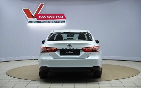 Toyota Camry, 2018 год, 2 230 000 рублей, 6 фотография
