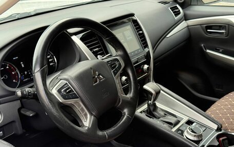 Mitsubishi Pajero Sport III рестайлинг, 2021 год, 3 200 000 рублей, 15 фотография
