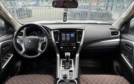 Mitsubishi Pajero Sport III рестайлинг, 2021 год, 3 200 000 рублей, 13 фотография