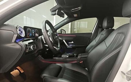 Mercedes-Benz A-Класс, 2022 год, 2 100 000 рублей, 8 фотография