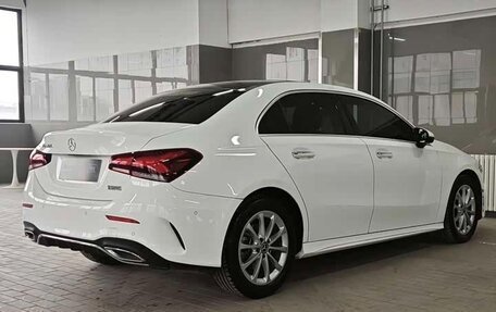 Mercedes-Benz A-Класс, 2022 год, 2 100 000 рублей, 4 фотография