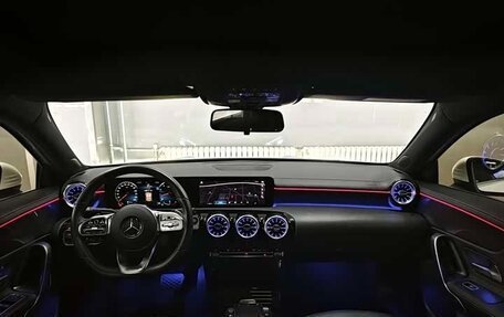 Mercedes-Benz A-Класс, 2022 год, 2 100 000 рублей, 10 фотография