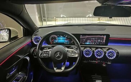 Mercedes-Benz A-Класс, 2022 год, 2 100 000 рублей, 11 фотография