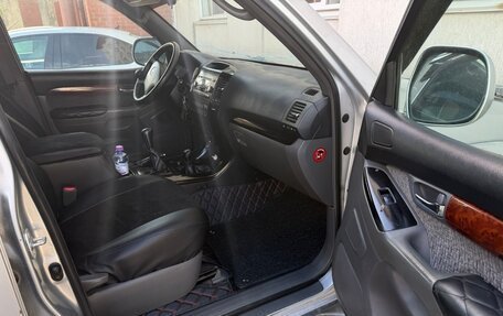 Toyota Land Cruiser Prado 120 рестайлинг, 2006 год, 1 500 000 рублей, 6 фотография