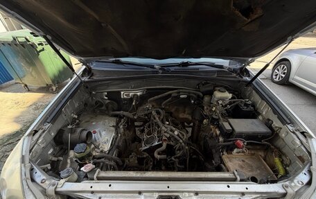 Toyota Land Cruiser Prado 120 рестайлинг, 2006 год, 1 500 000 рублей, 2 фотография