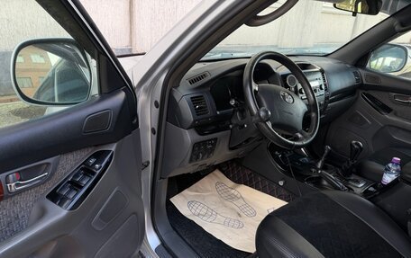 Toyota Land Cruiser Prado 120 рестайлинг, 2006 год, 1 500 000 рублей, 10 фотография