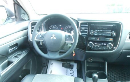 Mitsubishi Outlander III рестайлинг 3, 2013 год, 1 320 000 рублей, 9 фотография