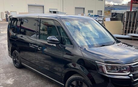 Honda Stepwgn, 2022 год, 3 150 000 рублей, 2 фотография