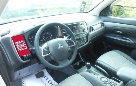 Mitsubishi Outlander III рестайлинг 3, 2013 год, 1 320 000 рублей, 8 фотография