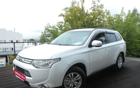 Mitsubishi Outlander III рестайлинг 3, 2013 год, 1 320 000 рублей, 3 фотография