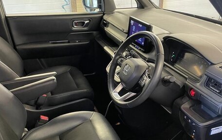 Honda Stepwgn, 2022 год, 3 150 000 рублей, 14 фотография
