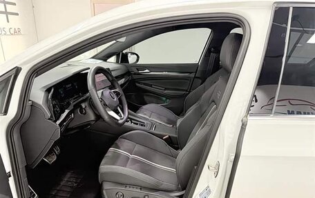 Volkswagen Golf VIII, 2024 год, 2 100 000 рублей, 12 фотография