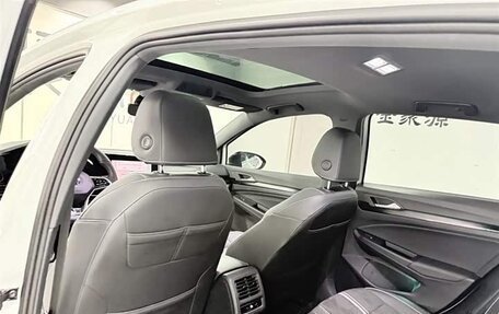 Volkswagen Golf VIII, 2024 год, 2 100 000 рублей, 15 фотография