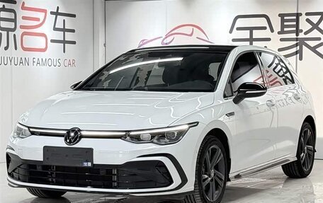 Volkswagen Golf VIII, 2024 год, 2 100 000 рублей, 1 фотография