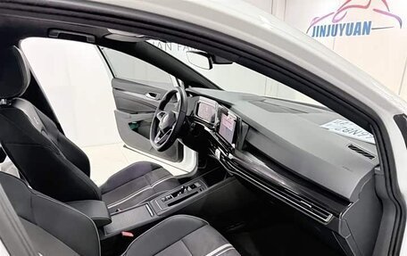Volkswagen Golf VIII, 2024 год, 2 100 000 рублей, 10 фотография