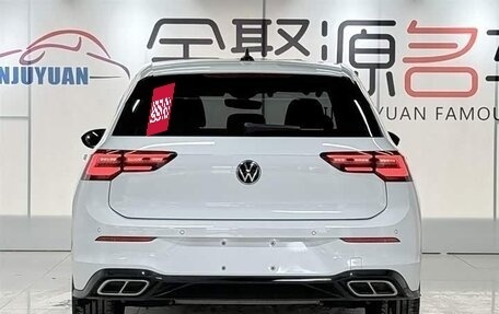 Volkswagen Golf VIII, 2024 год, 2 100 000 рублей, 5 фотография