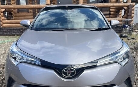 Toyota C-HR I рестайлинг, 2017 год, 1 870 000 рублей, 9 фотография