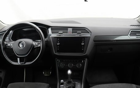 Volkswagen Tiguan II, 2018 год, 2 630 000 рублей, 14 фотография