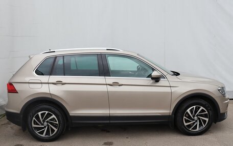Volkswagen Tiguan II, 2018 год, 2 630 000 рублей, 7 фотография