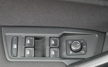 Volkswagen Tiguan II, 2018 год, 2 630 000 рублей, 11 фотография