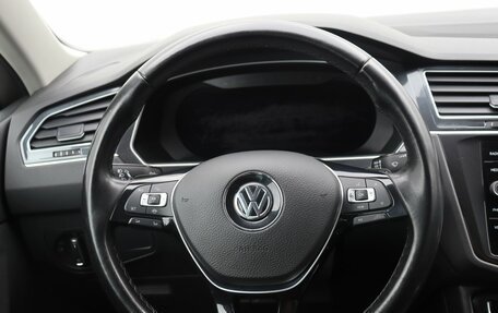 Volkswagen Tiguan II, 2018 год, 2 630 000 рублей, 15 фотография