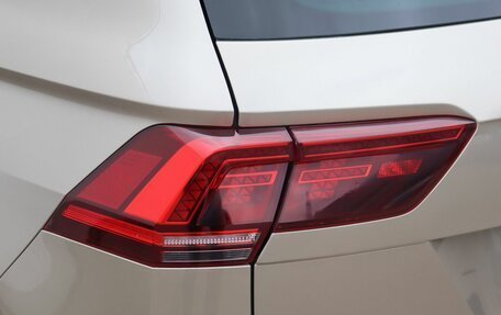 Volkswagen Tiguan II, 2018 год, 2 630 000 рублей, 26 фотография