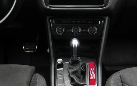 Volkswagen Tiguan II, 2018 год, 2 630 000 рублей, 18 фотография