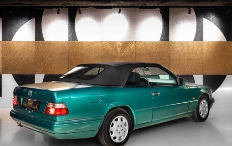 Mercedes-Benz E-Класс, 1994 год, 4 500 000 рублей, 5 фотография