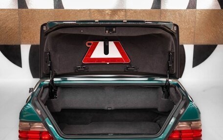 Mercedes-Benz E-Класс, 1994 год, 4 500 000 рублей, 23 фотография