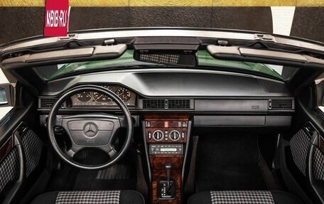 Mercedes-Benz E-Класс, 1994 год, 4 500 000 рублей, 25 фотография