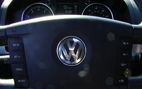 Volkswagen Touareg III, 2005 год, 990 000 рублей, 11 фотография