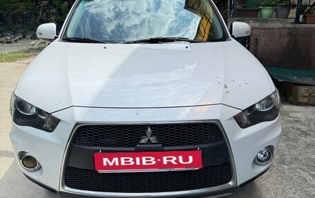 Mitsubishi Outlander III рестайлинг 3, 2012 год, 1 300 000 рублей, 4 фотография