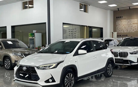 Toyota Yaris XP150 рестайлинг, 2022 год, 1 499 000 рублей, 2 фотография
