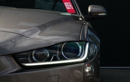 Jaguar XE I рестайлинг, 2016 год, 1 650 000 рублей, 26 фотография