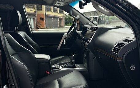 Toyota Land Cruiser Prado 150 рестайлинг 2, 2021 год, 6 100 000 рублей, 6 фотография