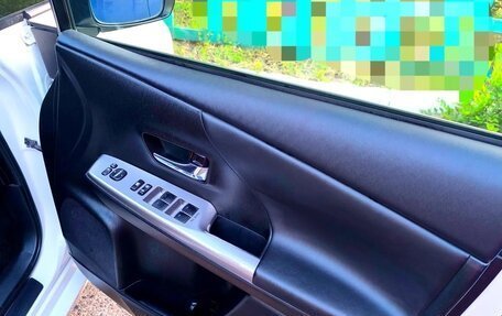 Toyota Prius Alpha I (ZVW40/41), 2016 год, 1 530 000 рублей, 12 фотография