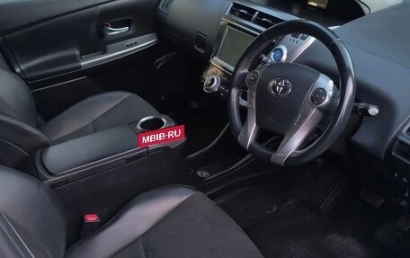 Toyota Prius Alpha I (ZVW40/41), 2016 год, 1 530 000 рублей, 13 фотография