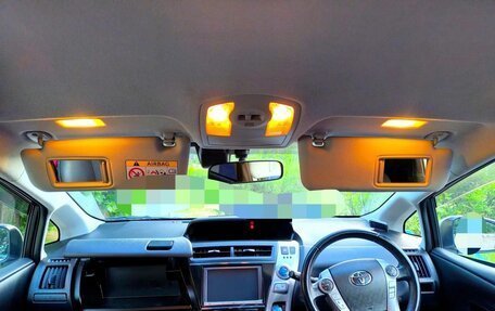 Toyota Prius Alpha I (ZVW40/41), 2016 год, 1 530 000 рублей, 31 фотография