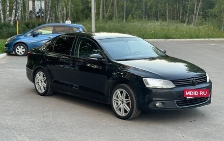 Volkswagen Jetta VI, 2011 год, 645 000 рублей, 4 фотография