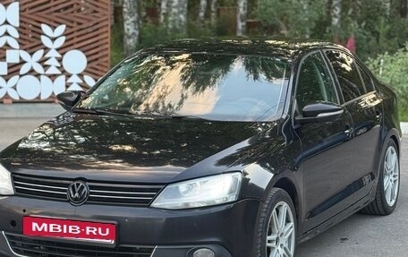 Volkswagen Jetta VI, 2011 год, 645 000 рублей, 3 фотография