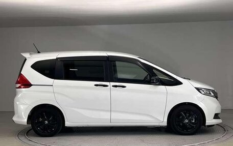 Honda Freed II, 2024 год, 1 900 000 рублей, 4 фотография