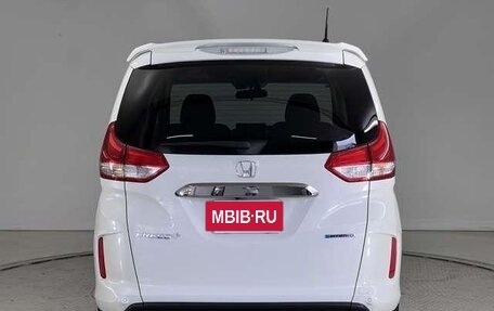 Honda Freed II, 2024 год, 1 900 000 рублей, 5 фотография