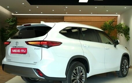 Toyota Highlander, 2026 год, 5 499 000 рублей, 4 фотография