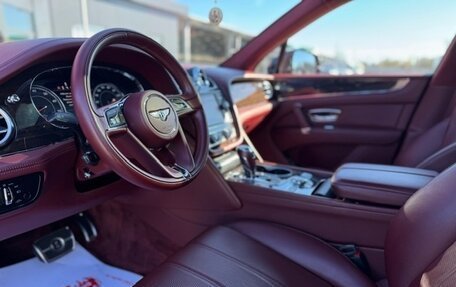 Bentley Bentayga I, 2018 год, 14 500 000 рублей, 13 фотография