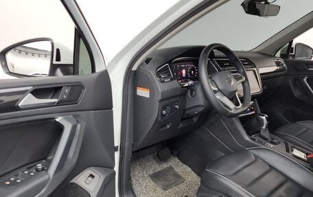 Volkswagen Tiguan II, 2023 год, 4 058 000 рублей, 5 фотография